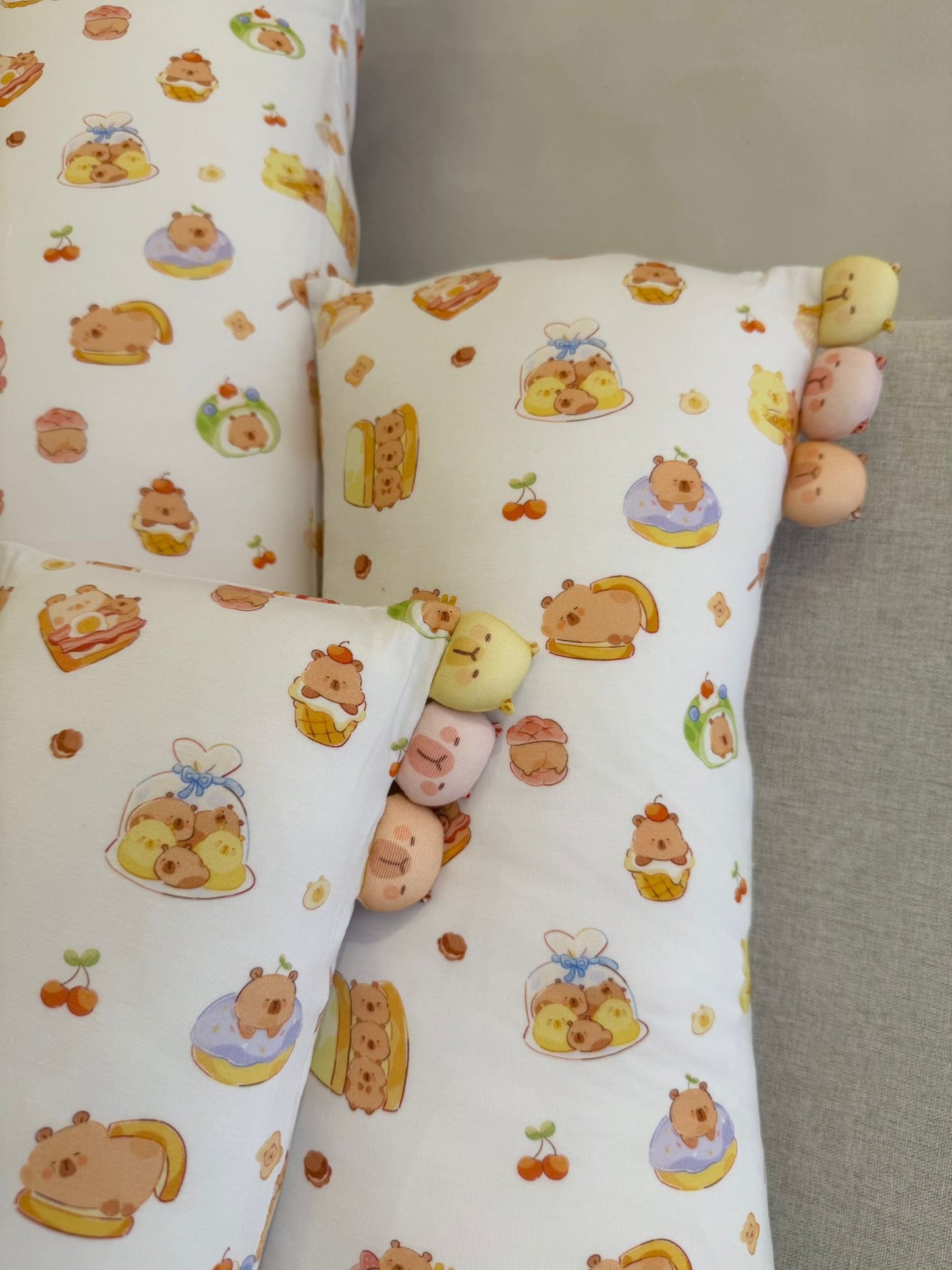 Mochi Pillow - Capy Café
