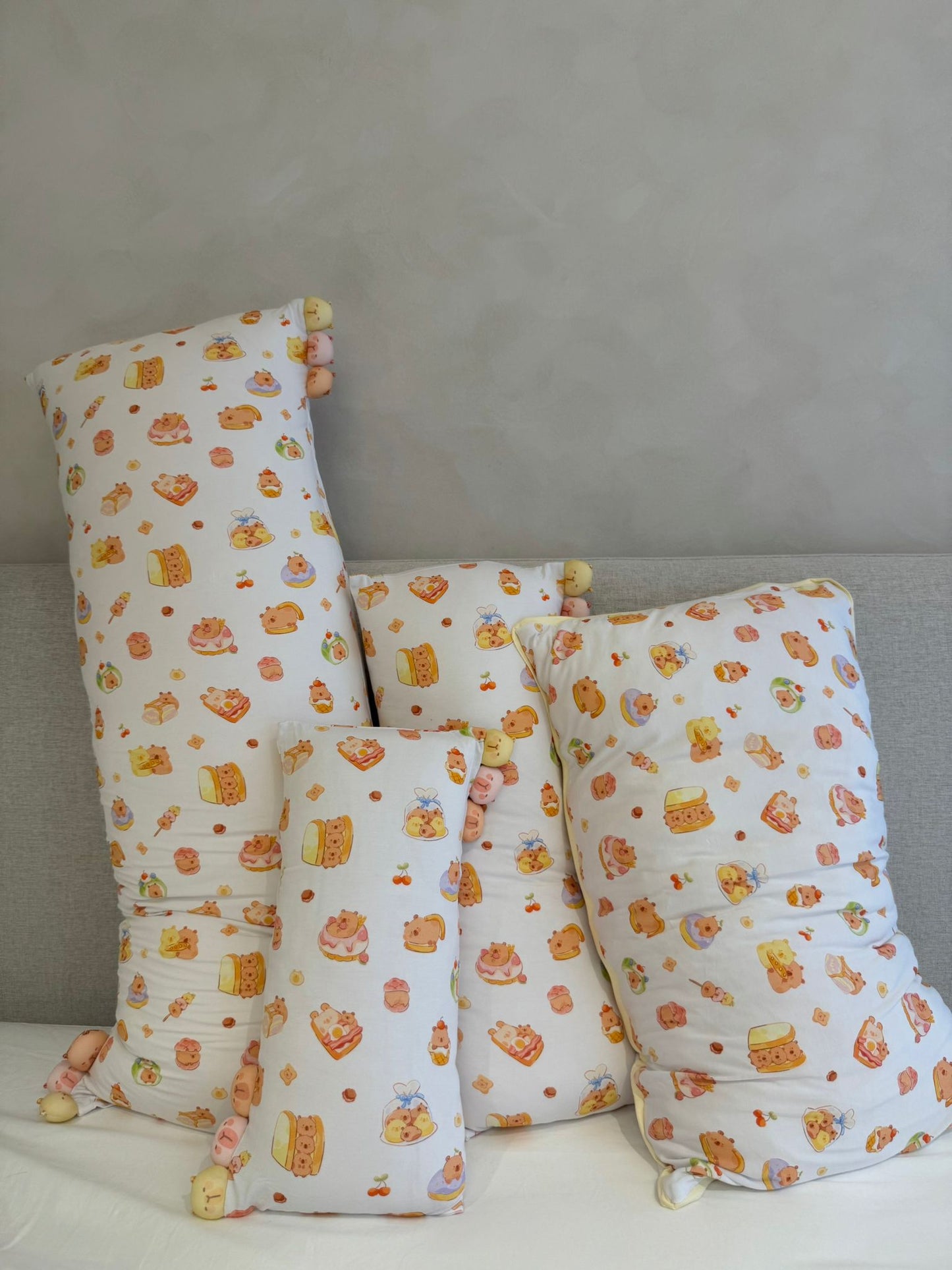 Mochi Pillow - Capy Café